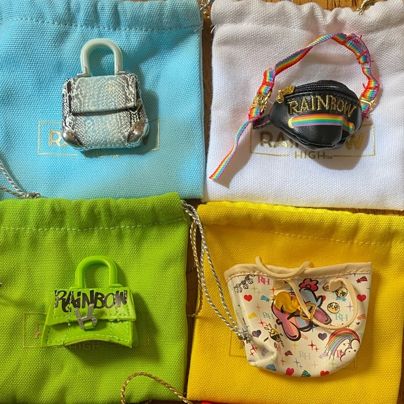 COPY - Rainbow high bag accessories - Picture 2 of 6